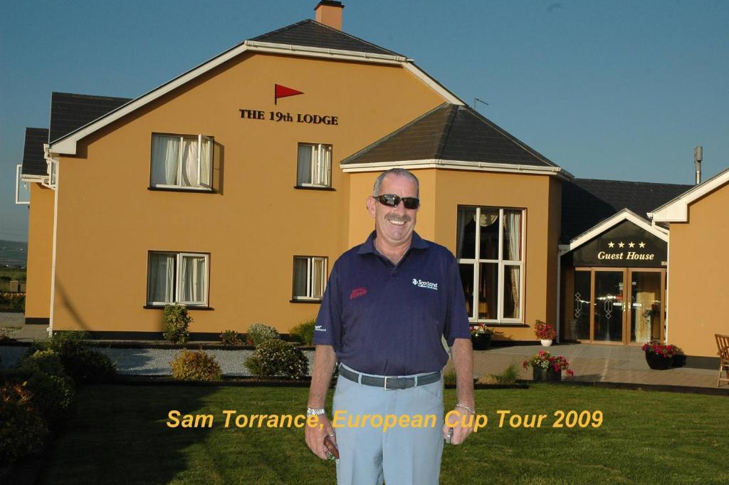 The 19Th Golf Lodge Балибанион Екстериор снимка